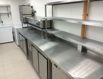 Muebles de acero inoxidable para cafeterías