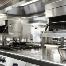 El papel esencial de la cocina industrial en la alta gastronomía: Innovación, seguridad y eficiencia al servicio del sabor