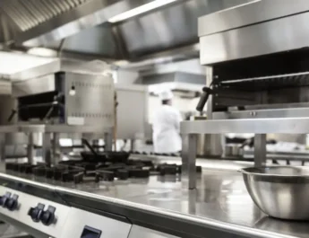 El papel esencial de la cocina industrial en la alta gastronomía: Innovación, seguridad y eficiencia al servicio del sabor