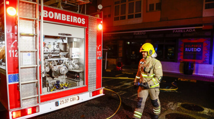 Incendio controlado en una parrillada de Vilagarcía: claves para reforzar la seguridad en cocinas profesionales. Actuación eficaz de los servicios
