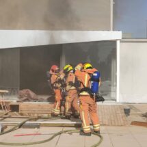 Prevención de incendios en espacios comerciales con restauración integrada. Un episodio de humo y alarma que refuerza la necesidad de seguridad.