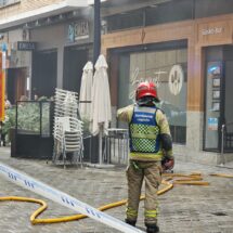 Alarma en Logroño tras un incendio en la cocina de un bar del centro. Una mañana de tensión en Saturnino Ulargui.