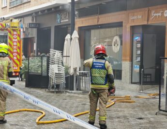 Alarma en Logroño tras un incendio en la cocina de un bar del centro. Una mañana de tensión en Saturnino Ulargui.