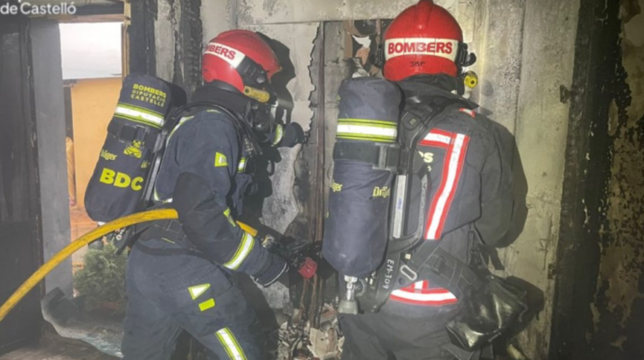 Incendio en un hostal de Castellón: Vinaròs vive la rápida respuesta de bomberos
