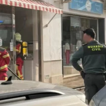 Incendio controlado en un asador de Osuna reabre el debate sobre la seguridad en cocinas profesionales. Respuesta inmediata