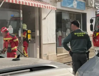 Incendio controlado en un asador de Osuna reabre el debate sobre la seguridad en cocinas profesionales. Respuesta inmediata