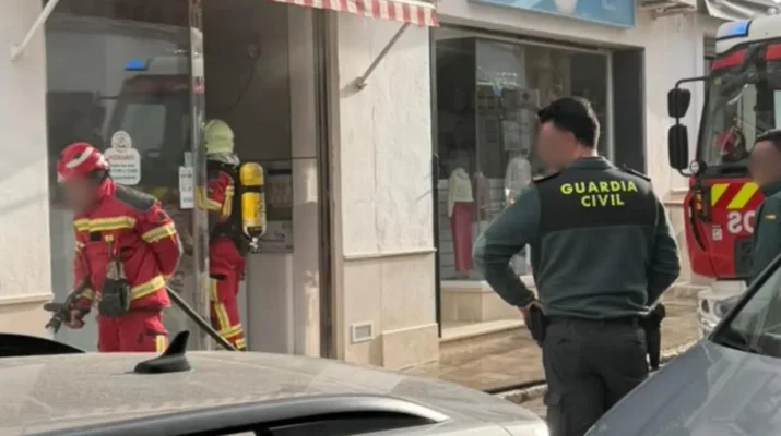 Incendio controlado en un asador de Osuna reabre el debate sobre la seguridad en cocinas profesionales. Respuesta inmediata