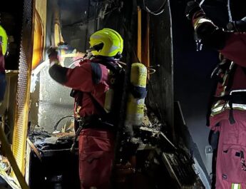 Fuego en el casco histórico: un restaurante afectado por un incendio