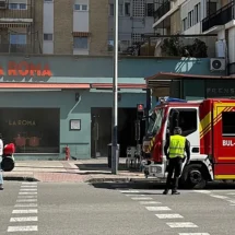Intervención urgente de bomberos tras un incendio en un restaurante de Los Remedios. Un suceso que generó alarma
