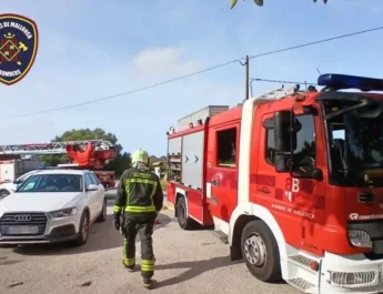 Los bomberos sofocan un incendio en un restaurante de Llucmajor antes de que se propague