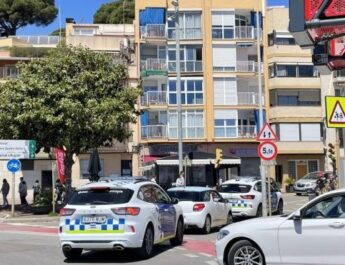 Incendio en un restaurante de Blanes obliga al desalojo y deja un trabajador herido por inhalación de humo