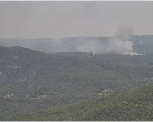 Controlan el incendio en Sant Quirze de Safaja tras horas de confinamiento de los vecinos