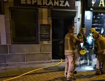 Un incendio arrasa la cocina del restaurante A Esperanza en Ferrol durante la madrugada