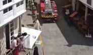 Un incendio originado en la parrilla fuerza el desalojo total de un restaurante céntrico en Lugo