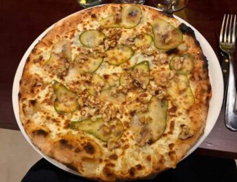 ¿Tapear o cenar pizza? Esta nueva pizzería del Eixample te da ambas opciones