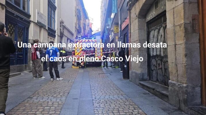 Una campana extractora en llamas desata el caos en pleno Casco Viejo
